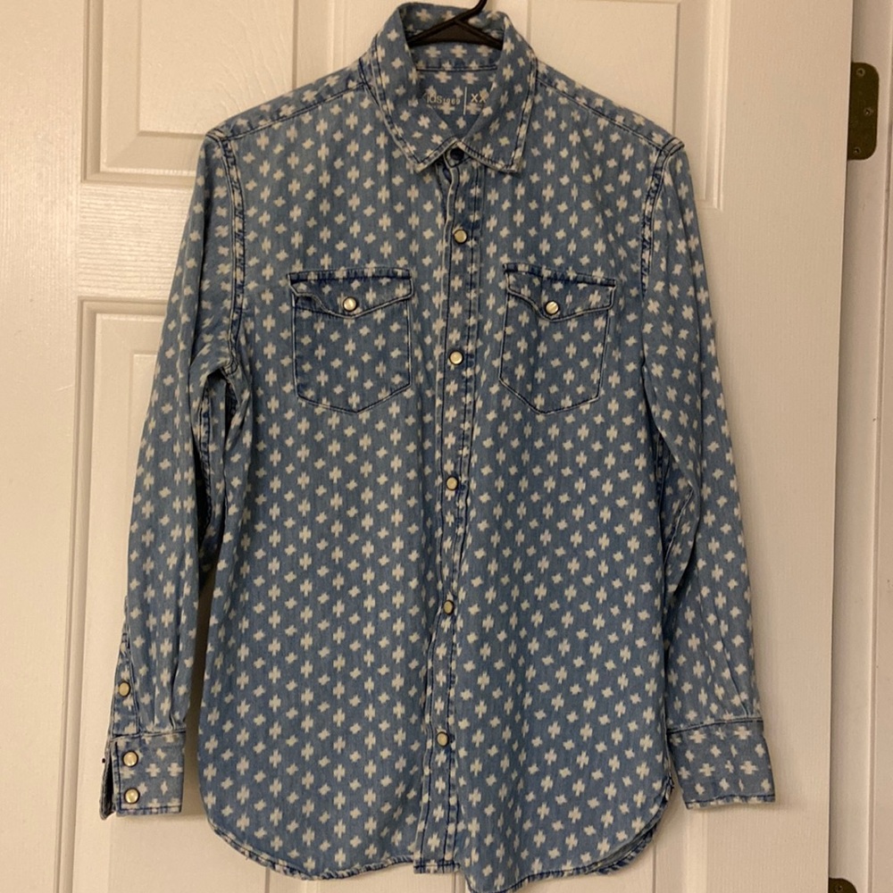 Gap shirt